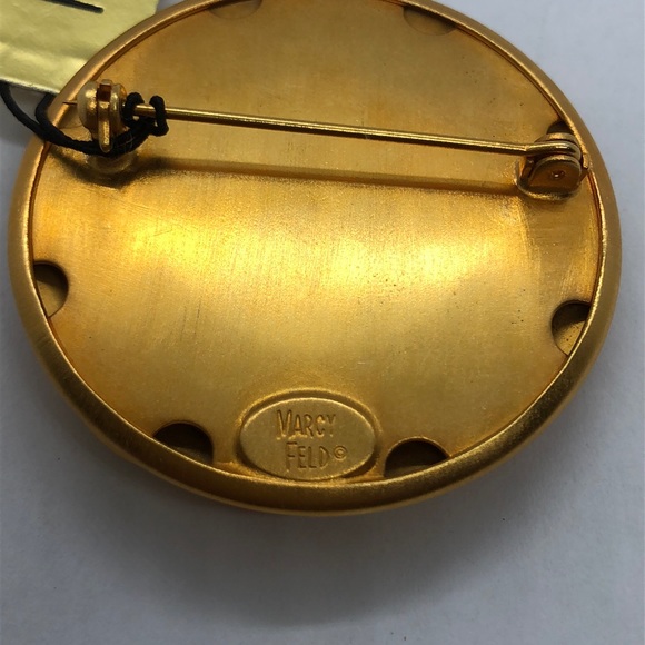 VTG Marcy Feld 3D Brooch/Pin Gold Tone Round - Picture 5 of 5